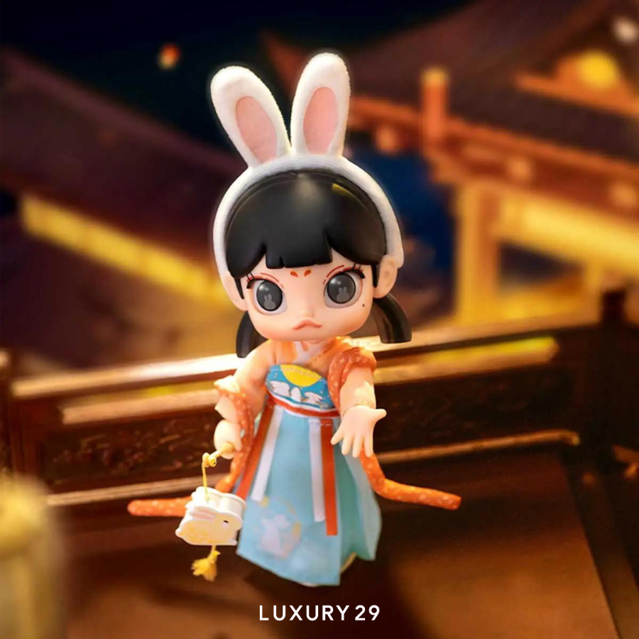 POP MART MOLLY Lantern Show Action Figure